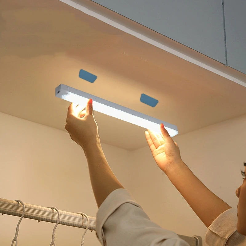 Luminária LED com Sensor de Movimento para Armários